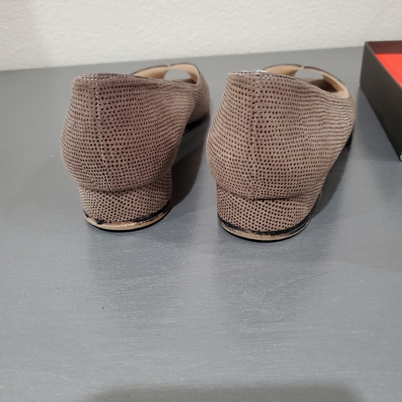 Bruno Magli Open toe, flats Brown/Taupe Parma Sasso 6.5 B - Picture 6 of 11